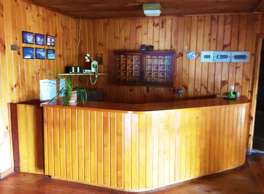 11- RECEPTION DESK